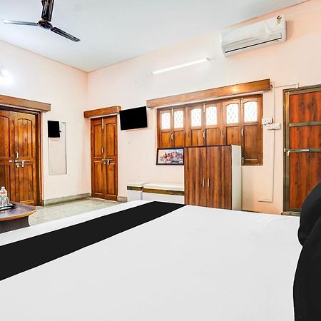 Super Hotel O Dakshin Dwar Formerly Radha Krishna Niwas プリ エクステリア 写真
