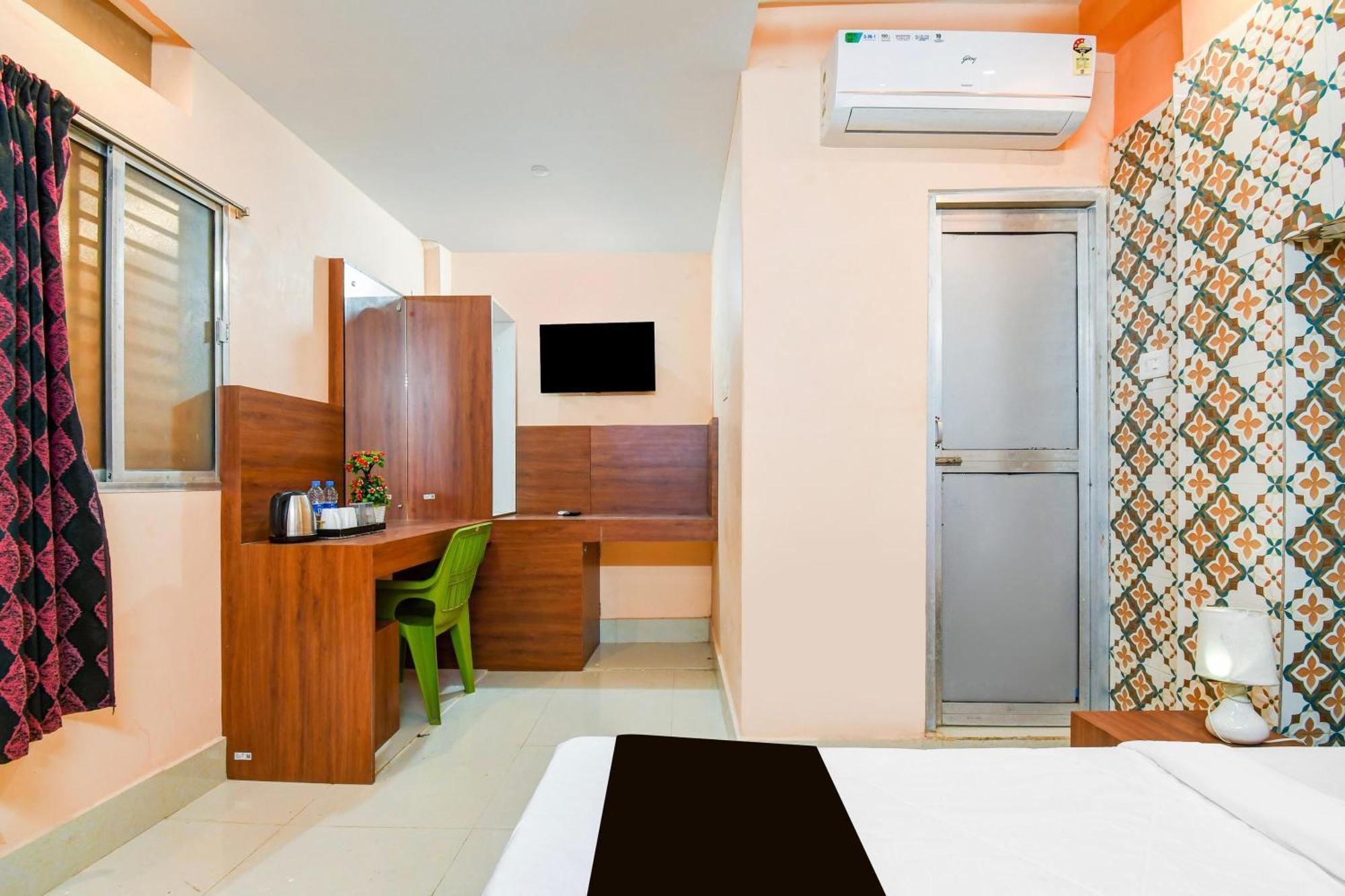Super Hotel O Dakshin Dwar Formerly Radha Krishna Niwas プリ エクステリア 写真
