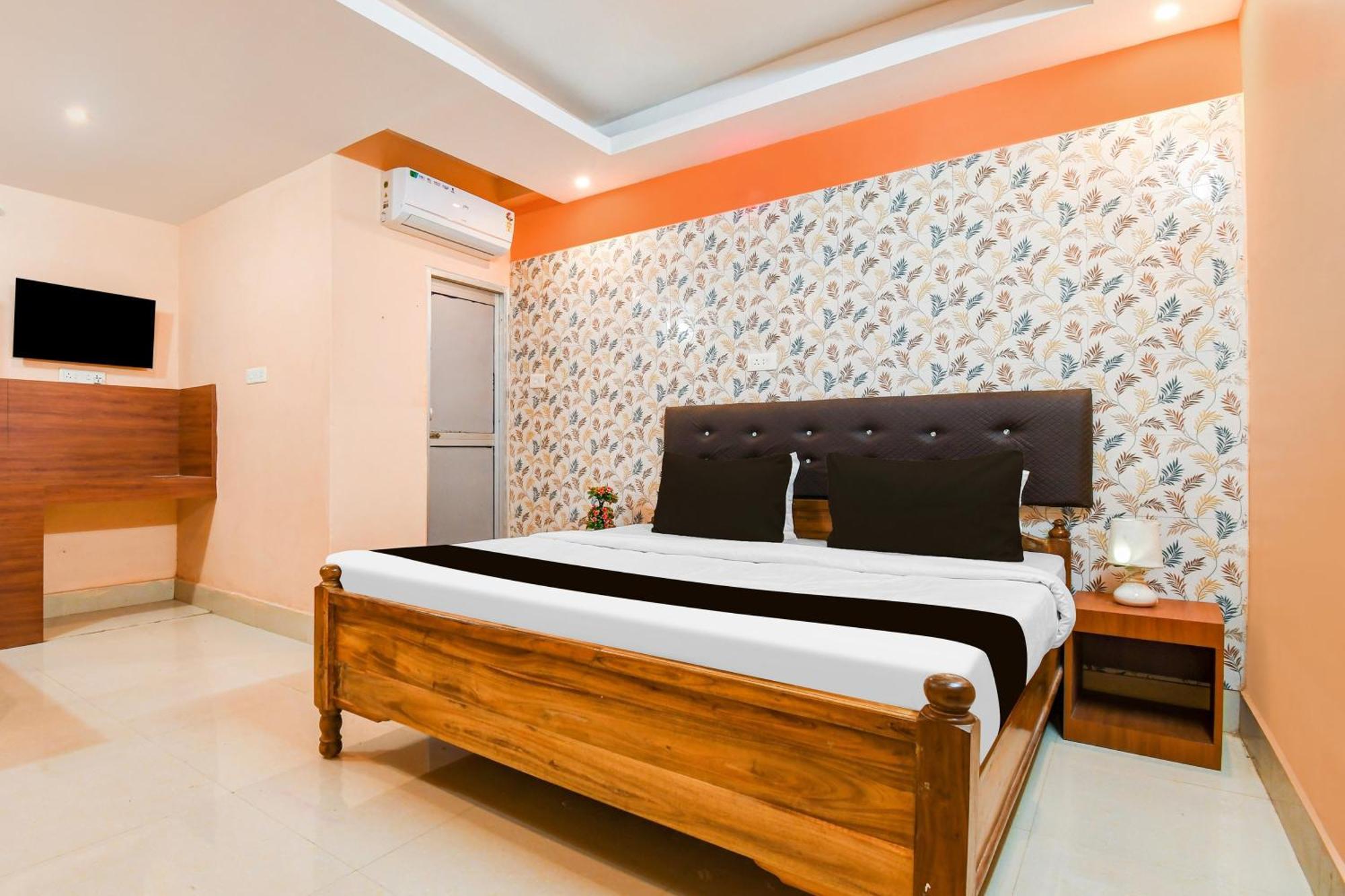 Super Hotel O Dakshin Dwar Formerly Radha Krishna Niwas プリ エクステリア 写真