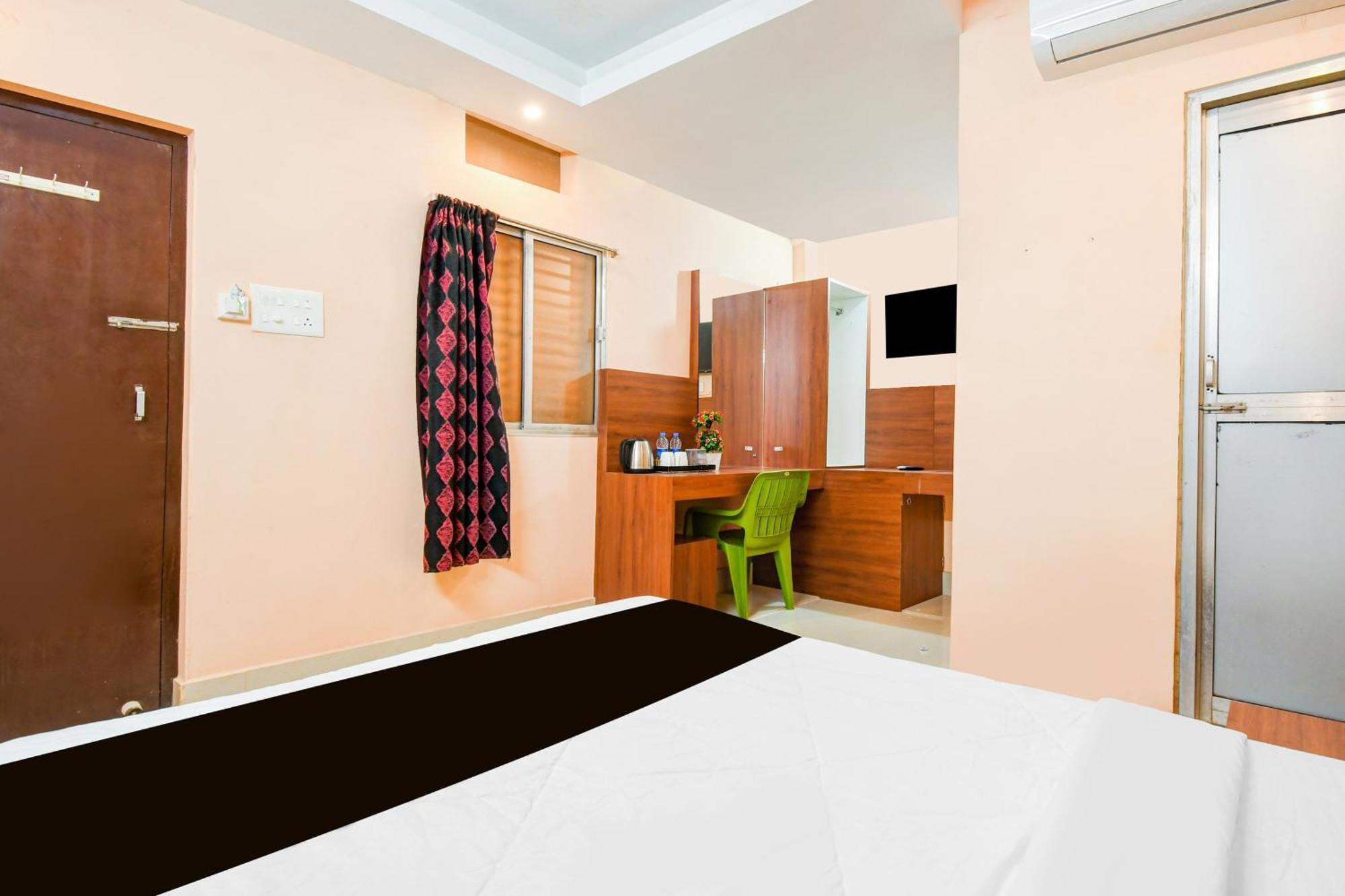 Super Hotel O Dakshin Dwar Formerly Radha Krishna Niwas プリ エクステリア 写真