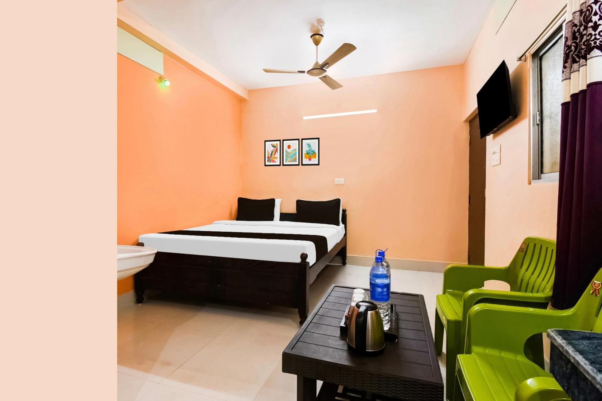 Super Hotel O Dakshin Dwar Formerly Radha Krishna Niwas プリ エクステリア 写真
