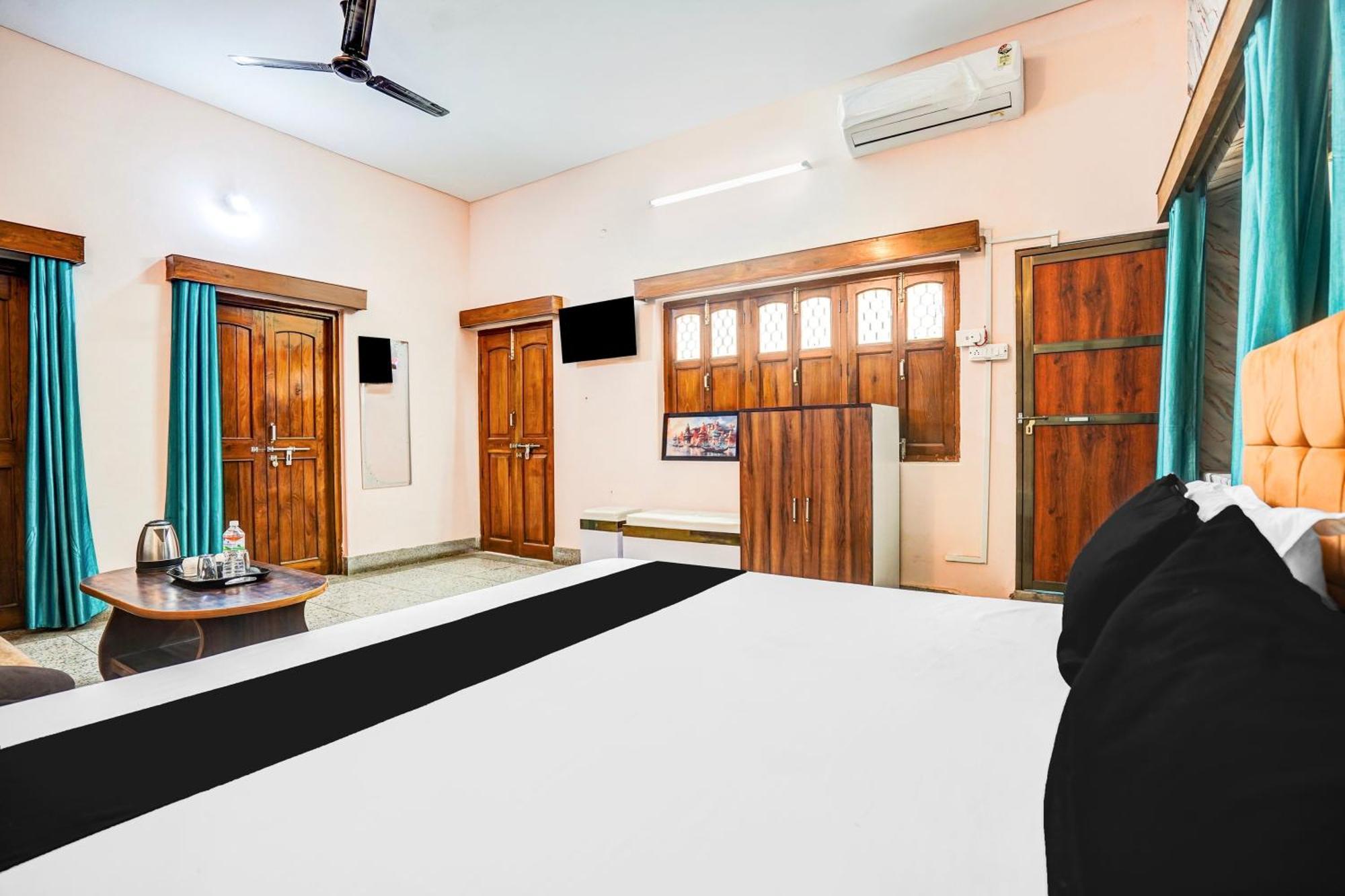 Super Hotel O Dakshin Dwar Formerly Radha Krishna Niwas プリ エクステリア 写真