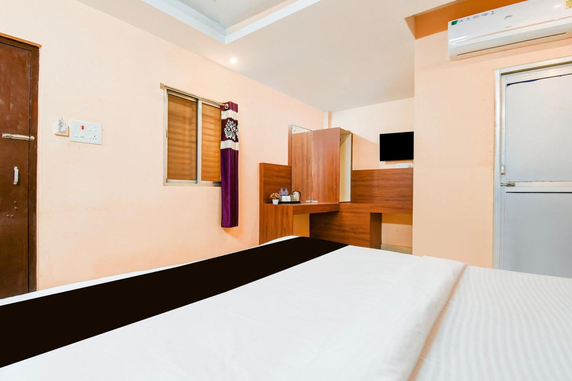 Super Hotel O Dakshin Dwar Formerly Radha Krishna Niwas プリ エクステリア 写真