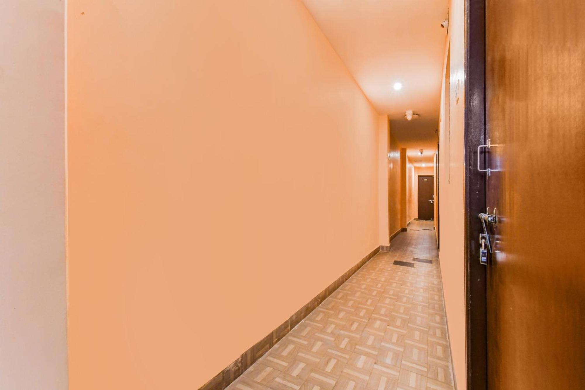 Super Hotel O Dakshin Dwar Formerly Radha Krishna Niwas プリ エクステリア 写真