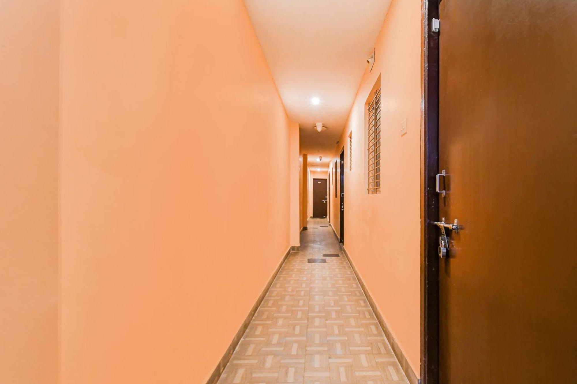 Super Hotel O Dakshin Dwar Formerly Radha Krishna Niwas プリ エクステリア 写真